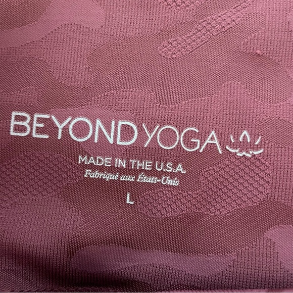 BEYOND YOGA Camo High Waisted Performance Biker Short red size large - Picture 7 of 14